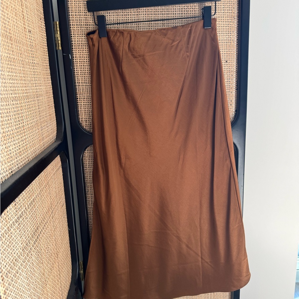 The Layton Midi Slip Skirt in Satin - Picture 4 of 7